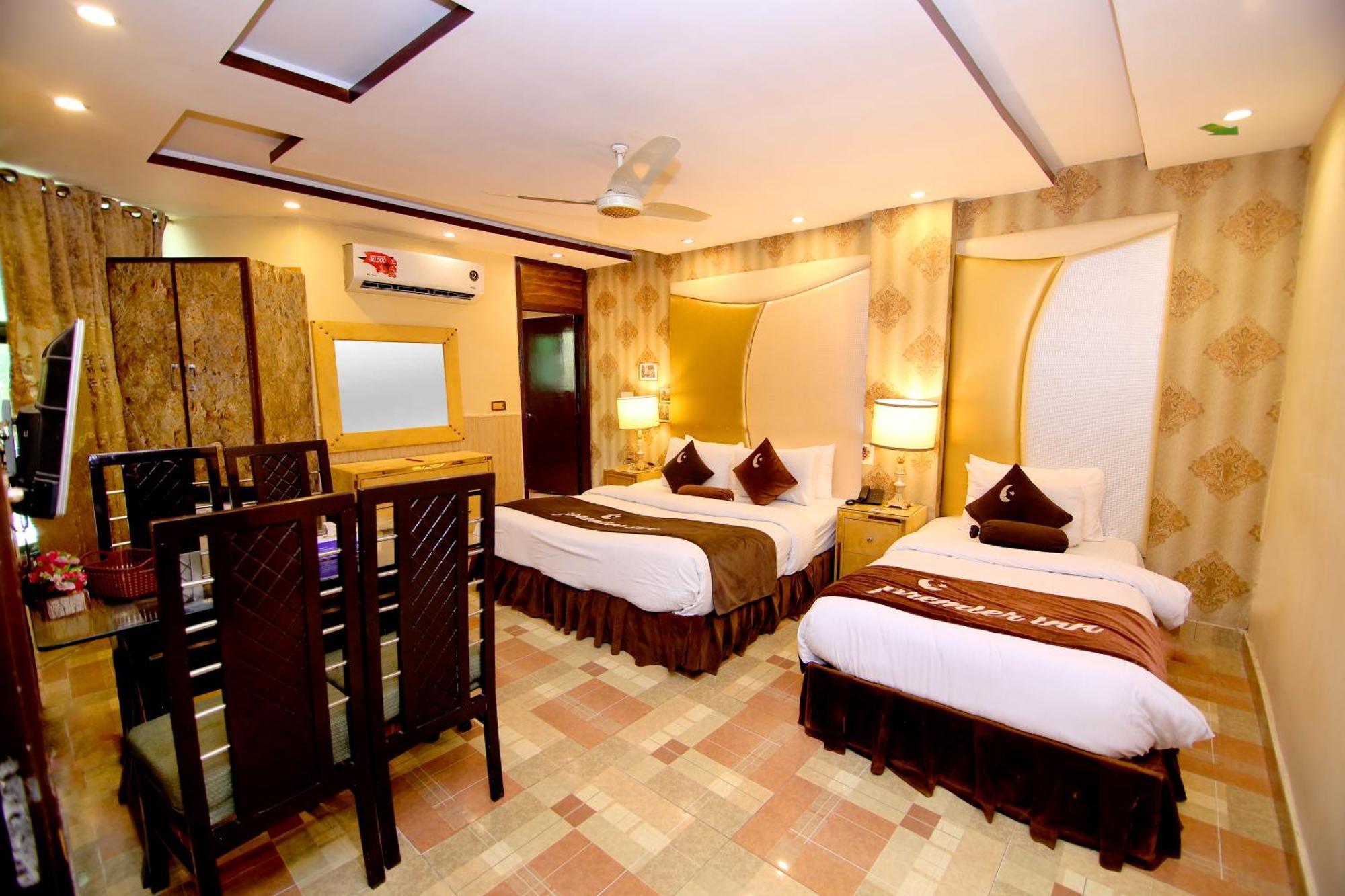Premier Inn Gulberg Лахор Екстериор снимка