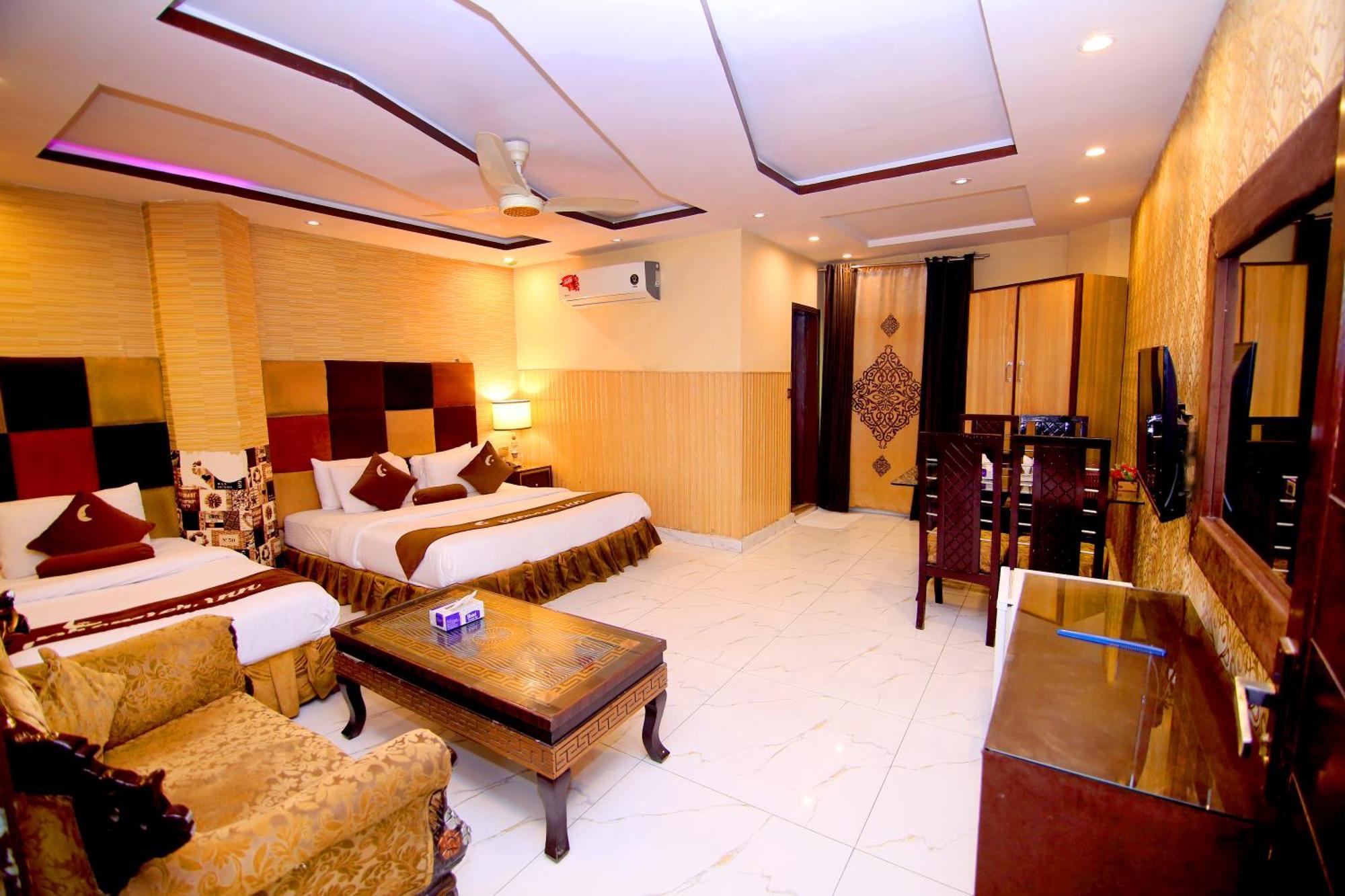 Premier Inn Gulberg Лахор Екстериор снимка
