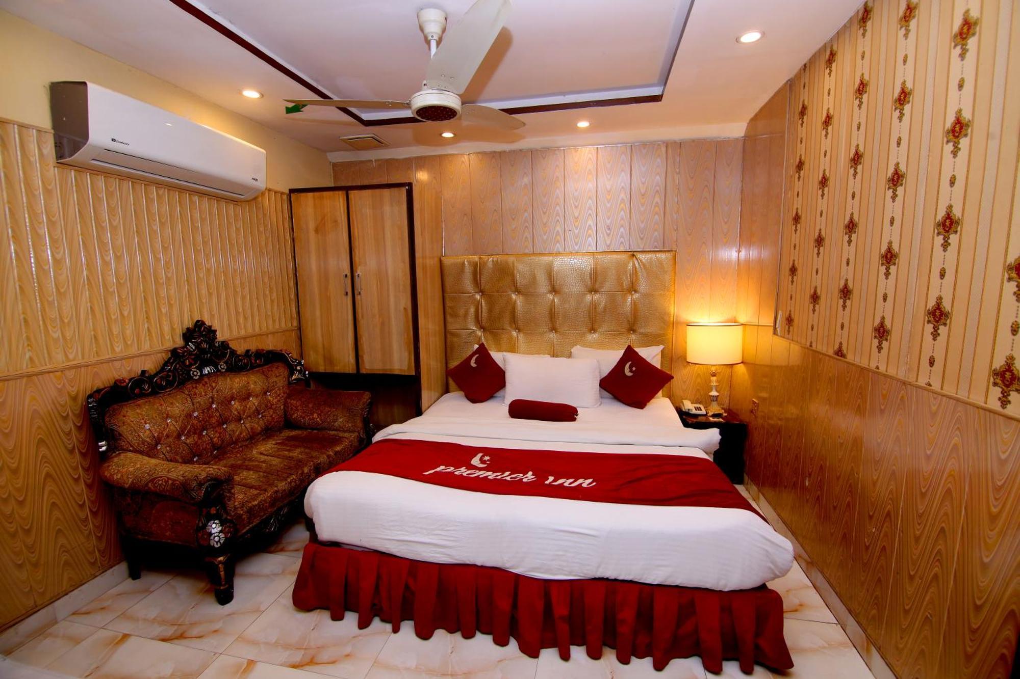 Premier Inn Gulberg Лахор Екстериор снимка