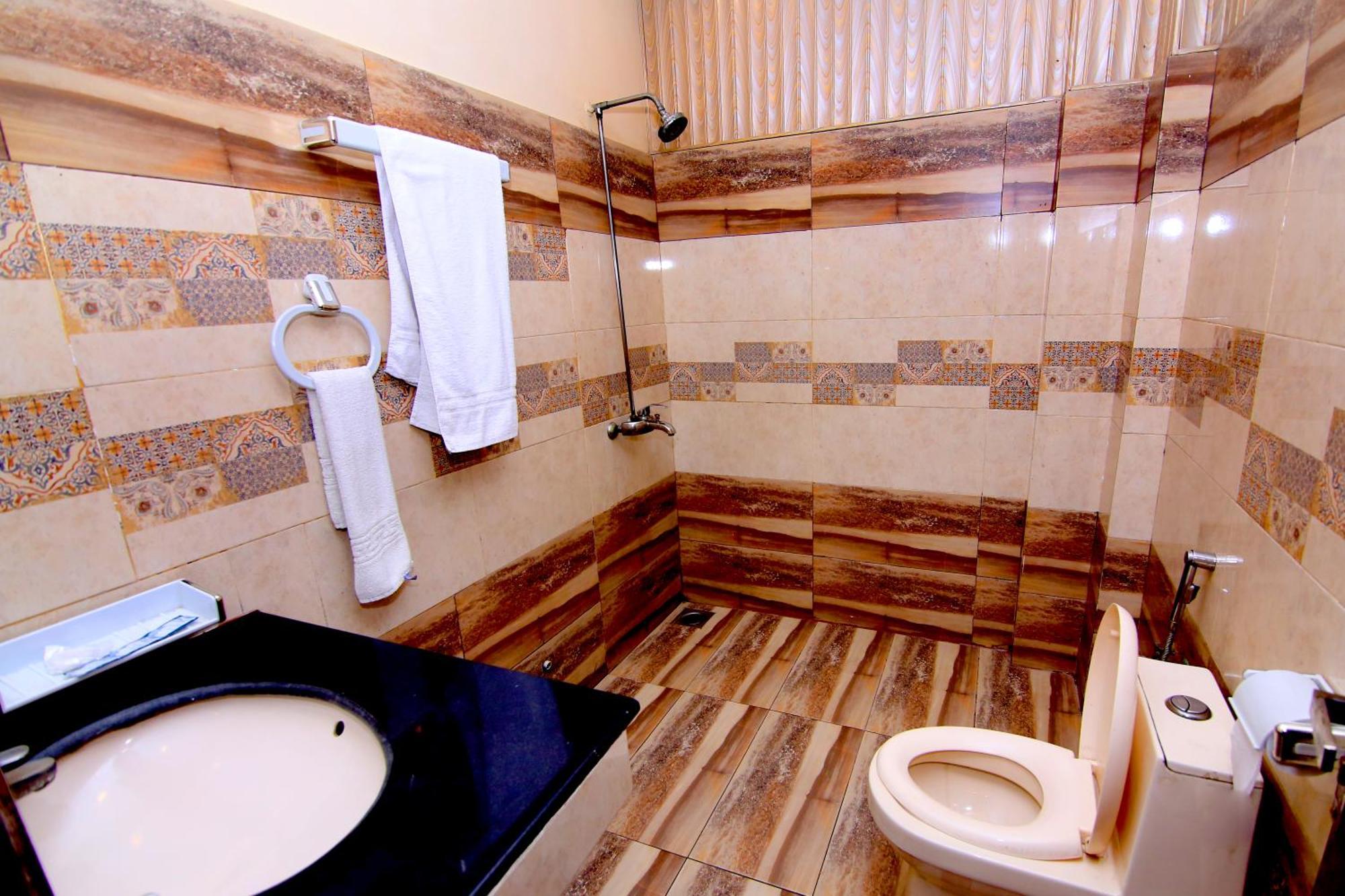 Premier Inn Gulberg Лахор Екстериор снимка