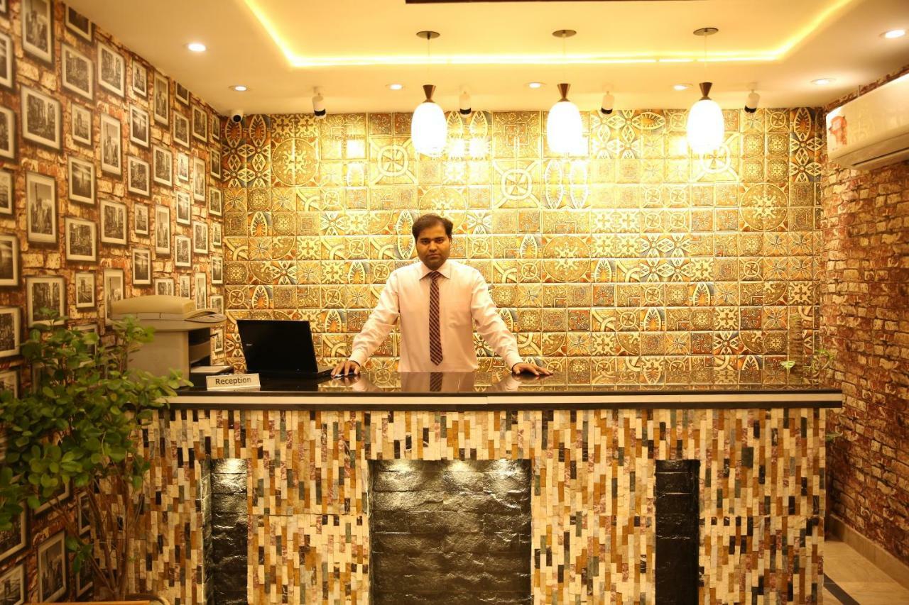 Premier Inn Gulberg Лахор Екстериор снимка