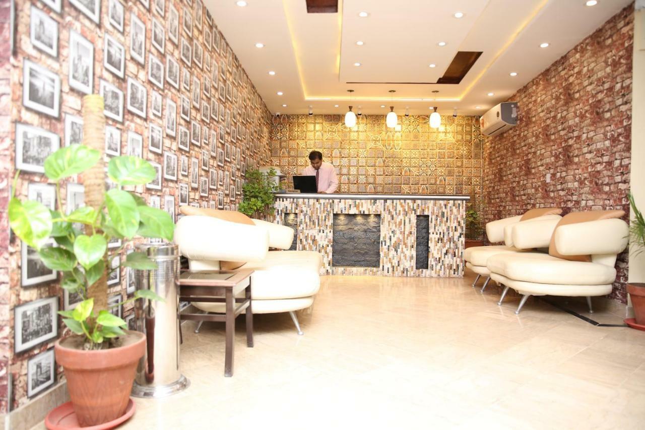 Premier Inn Gulberg Лахор Екстериор снимка