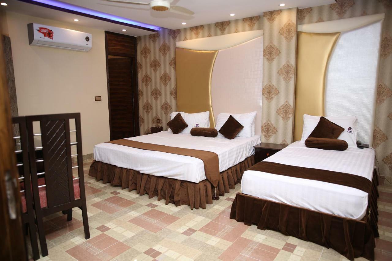 Premier Inn Gulberg Лахор Екстериор снимка