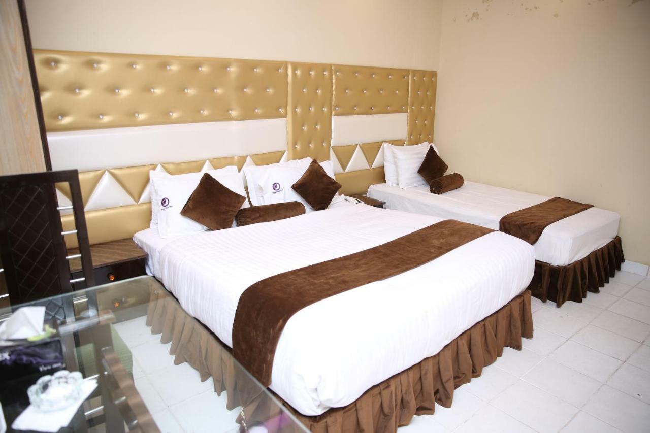 Premier Inn Gulberg Лахор Екстериор снимка