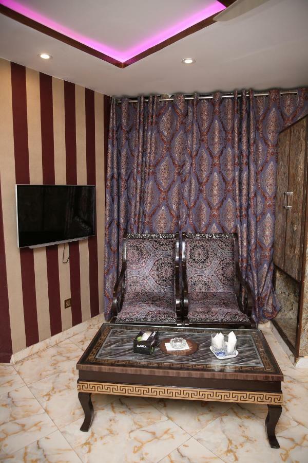 Premier Inn Gulberg Лахор Екстериор снимка